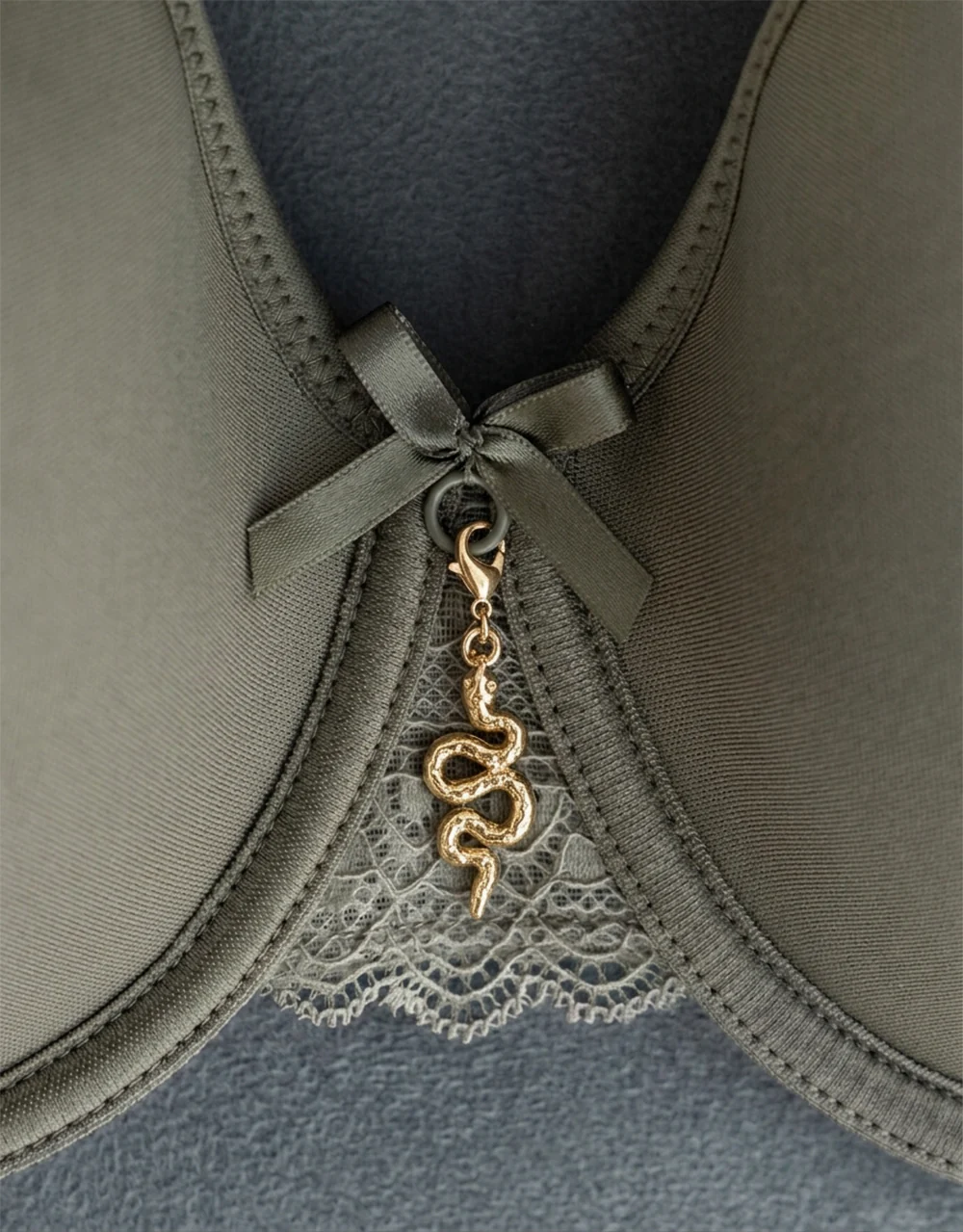 Bra Charm Snake - Image 2